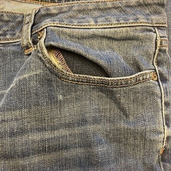 London Jeans Medium Wash Straight Leg Classic Minimalist Cotton Blend Jeans 8 - Picture 6 of 9